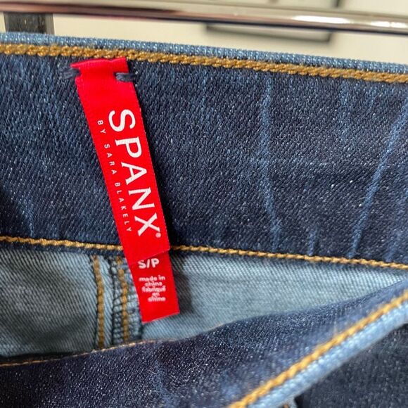 Spanx 20231R Cropped Flare Denim Jeans Medium Wash Dip Dye Hem S - Picture 6 of 7